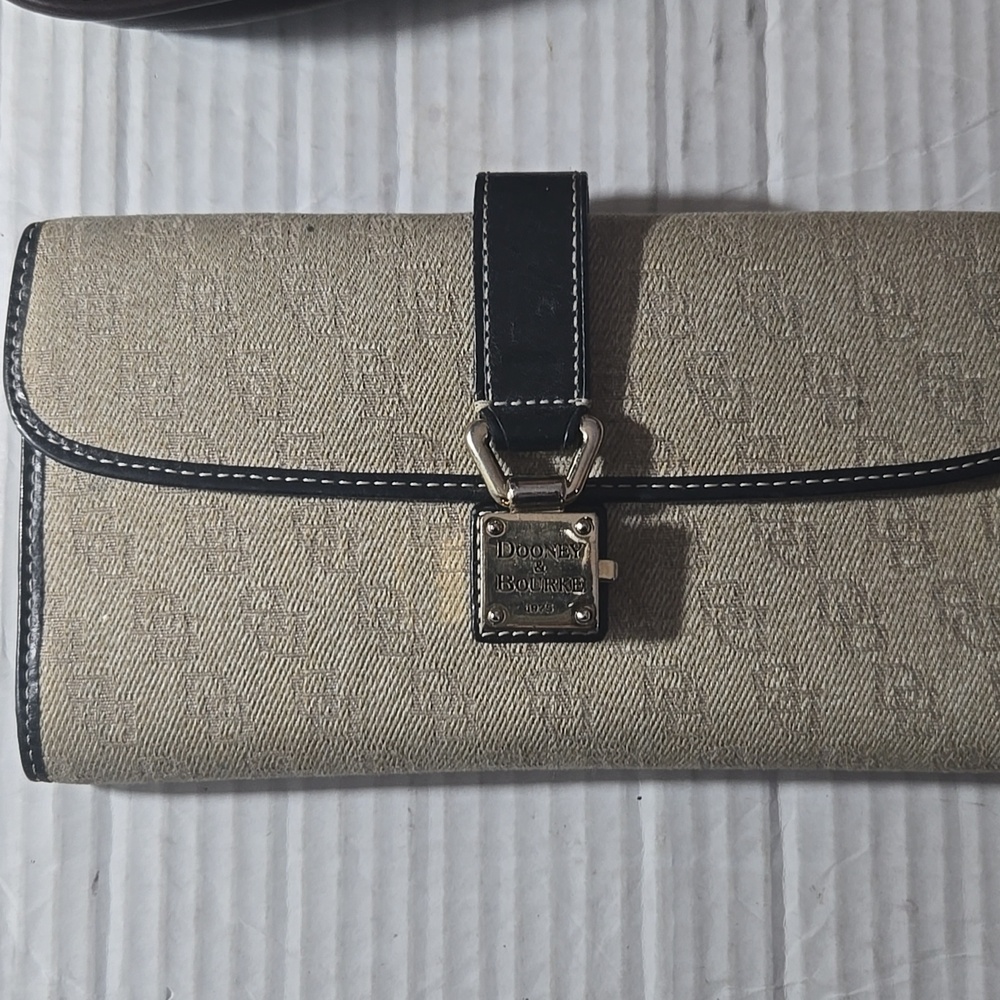 Dooney & Bourke Wallet & Wrislet - Picture 3 of 10